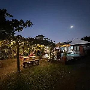 Hostal Hostel Bombinhas 